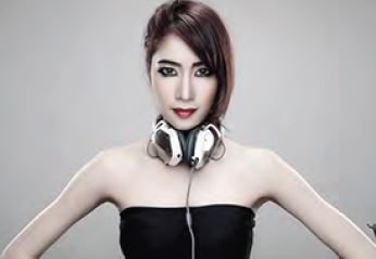 Beach Bash Featuring Bangkok’s Lady DJ “Sassy P” at the Phutaracsa