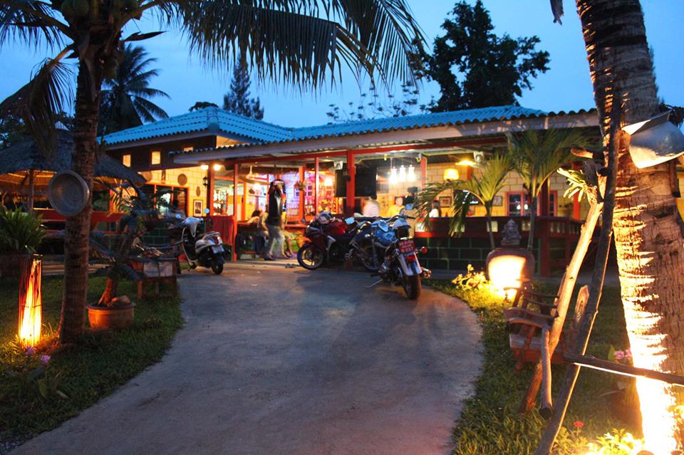 Thawaii Bar & Restaurant & Thaiwaii Jr. Live music in Hua Hin & Pak Nam Pran, Pranburi